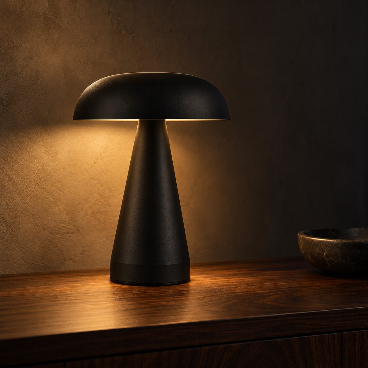 Spire Metal Table Lamp in Black, close up