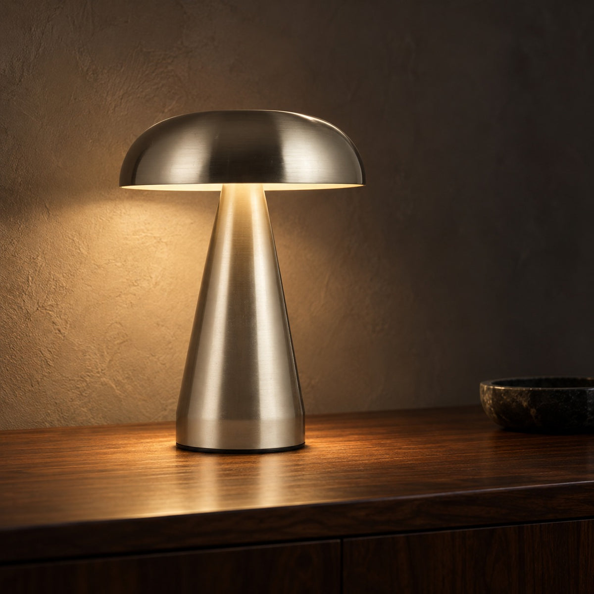 Spire Metal Table Lamp in Silver, close up